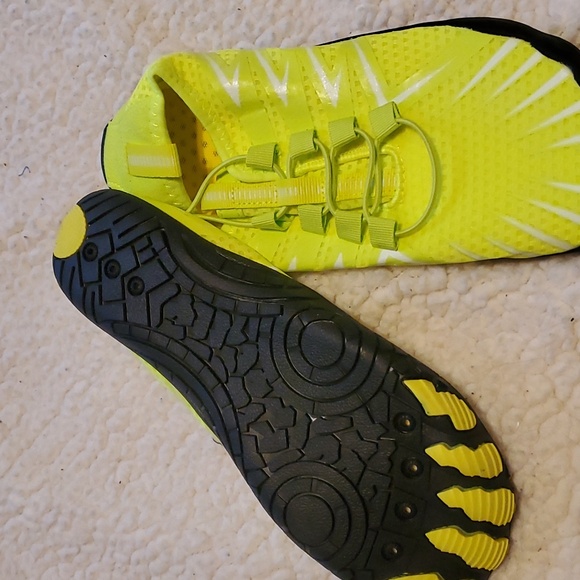 Never worn free motion shoe size 41 (10.5) - Picture 2 of 2